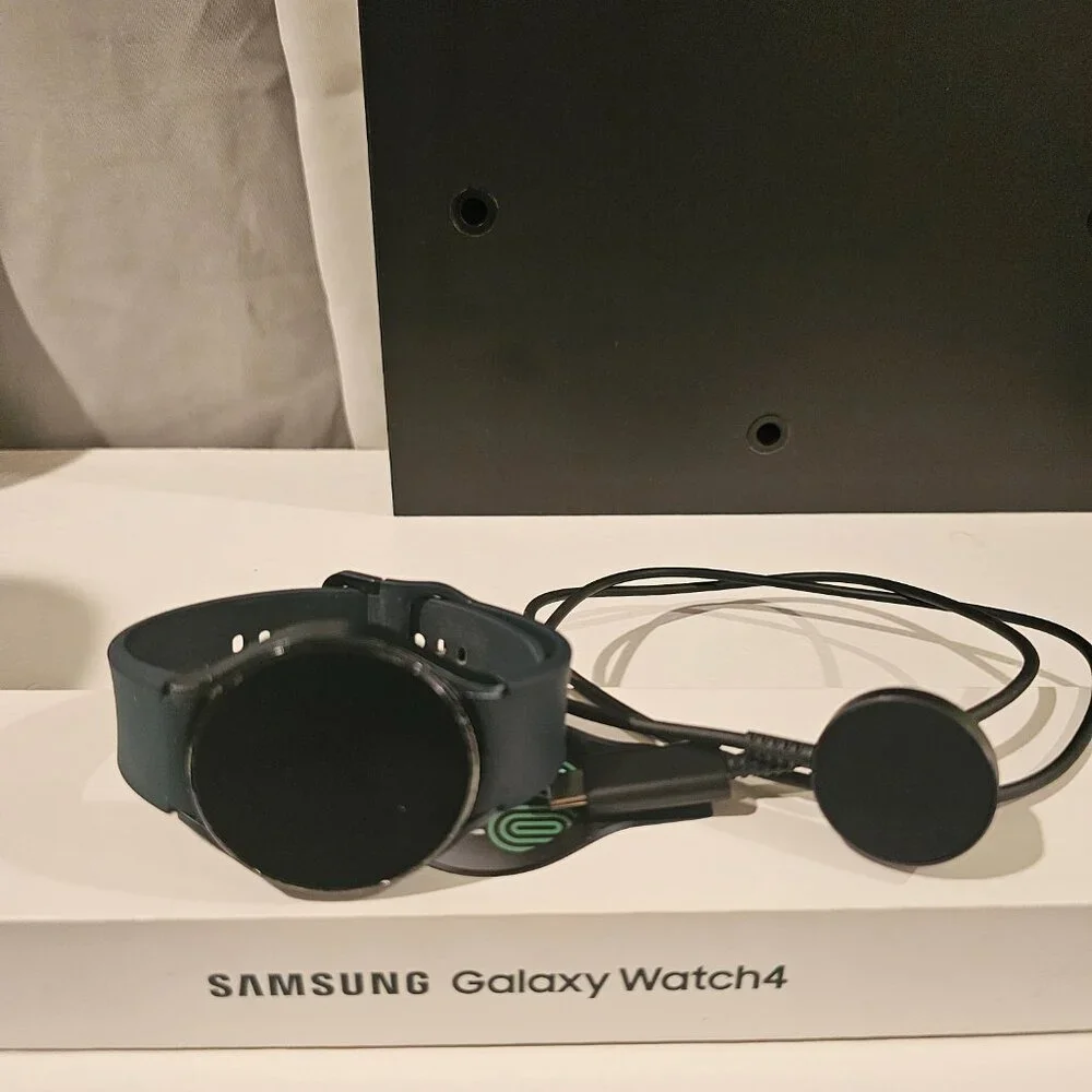 Samsung Galaxy Watch 4 - Pre-owned